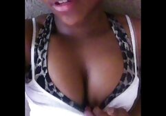 Procace ragazza in bikini mostra videoporno italiana tutto quello che ha